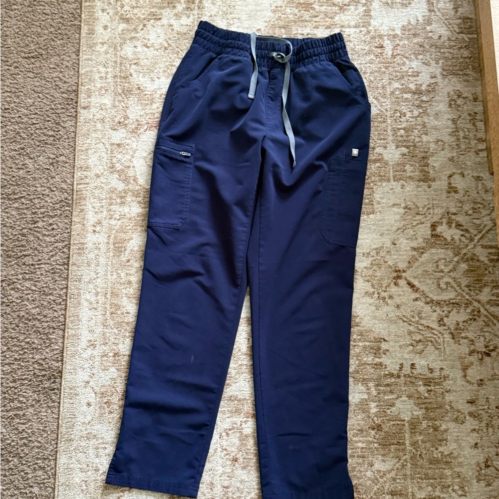 Figs Women's Scrub Pants in Navy